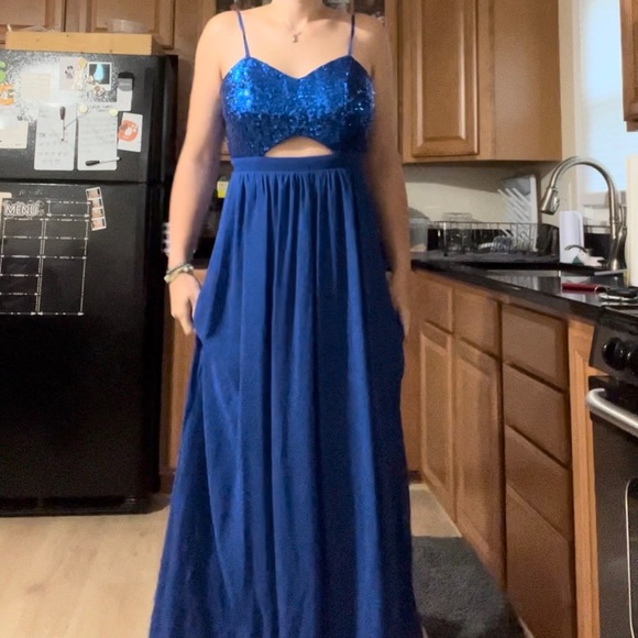 Blue prom dress never worn - Picture 2 of 2